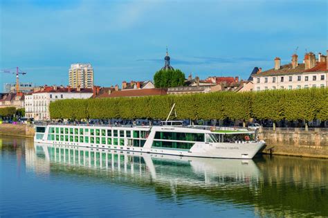 lyon river cruise tours.